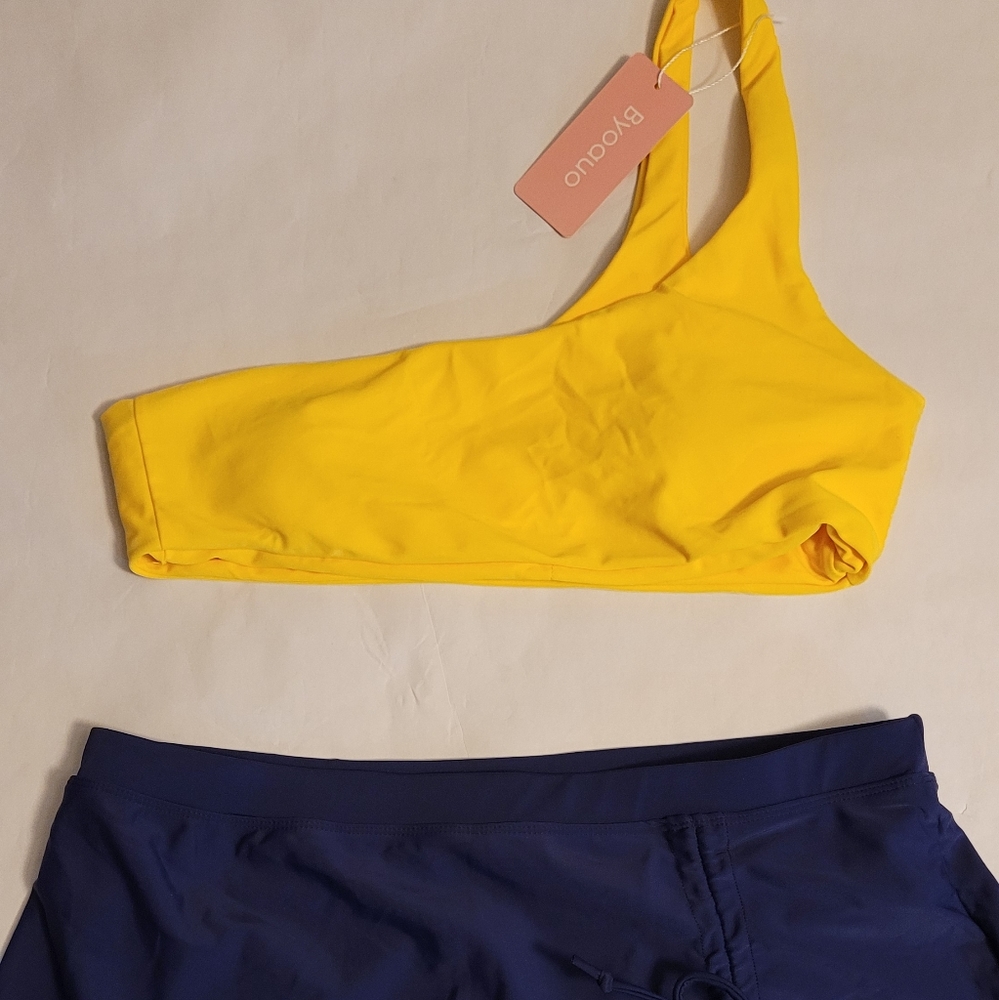 NWT/ 2 PIECE MIX MATCH SKORT & TOP